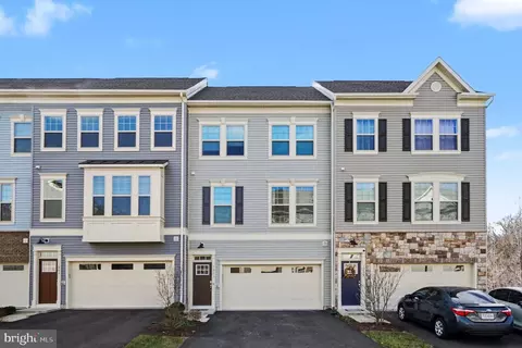 1211 Creek Bank Dr, Stafford, VA 22554