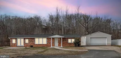27 Truslow Rd, Fredericksburg, VA 22405