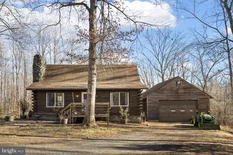 24 Winslow Rd, Fredericksburg, VA 22406