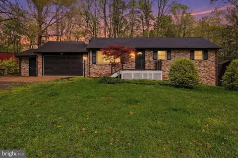 96 Sandy Ridge Rd, Fredericksburg, VA 22405