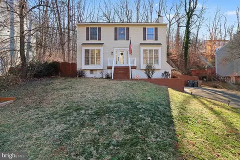 2456 Harpoon Dr, Stafford, VA 22554