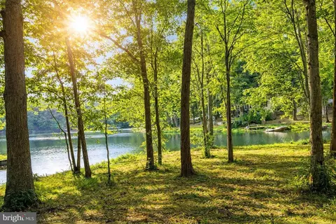 1008 Lakeview Dr, Stafford, VA 22556