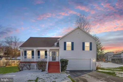 4 Tamerlane Dr, Stafford, VA 22554