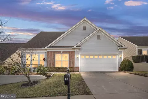 28 Castlewood Dr, Fredericksburg, VA 22406
