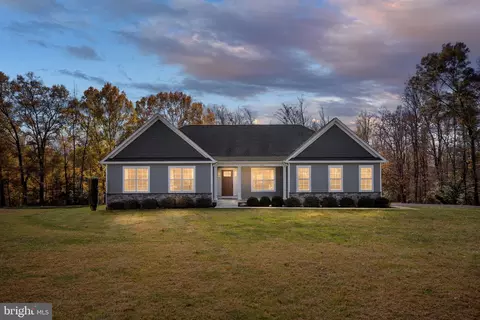 245 Saddle Ridge Ln, Fredericksburg, VA 22406