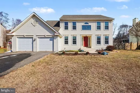 8 Wendover Ct, Stafford, VA 22554