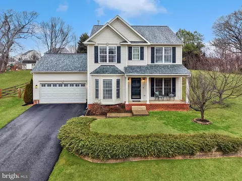 25 Fresh Water Dr, Fredericksburg, VA 22405