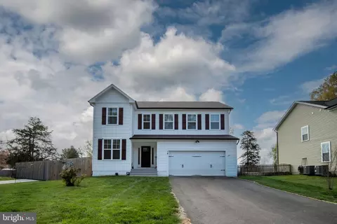14 Carol St, Fredericksburg, VA 22405