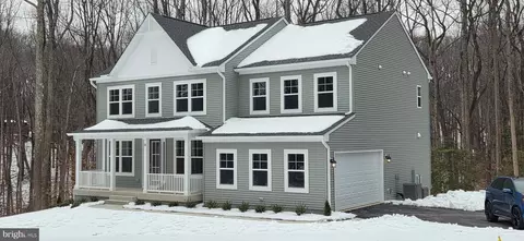 9 Cannon Bluff Dr, Stafford, VA 22554