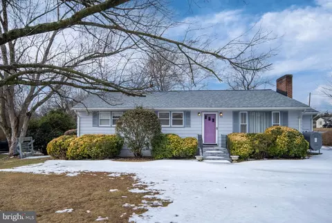 23 Wakefield Ave, Fredericksburg, VA 22405