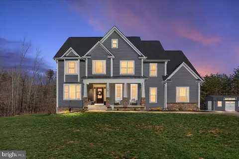 10 Cardinal Crest Dr, Fredericksburg, VA 22406