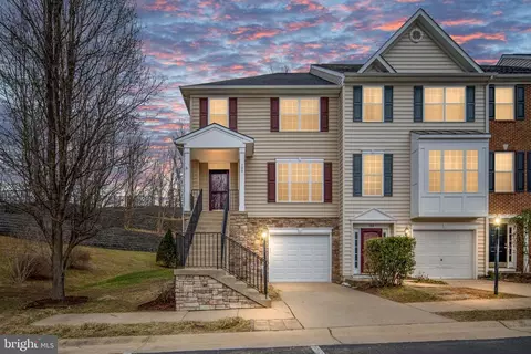 100 Mooring Ct, Stafford, VA 22554