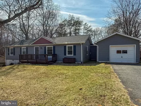 8 Ash Ln, Stafford, VA 22556