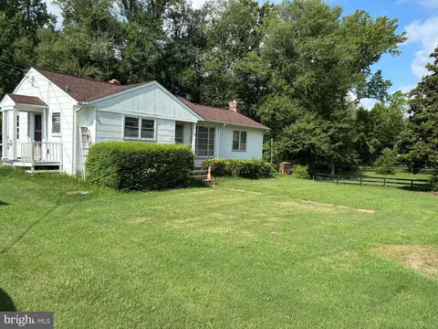 24 Virginia Ave, Fredericksburg, VA 22405