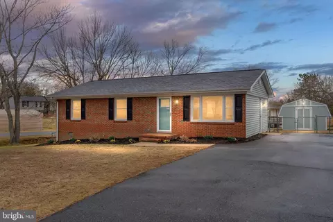 402 Sullivan Dr, Fredericksburg, VA 22405