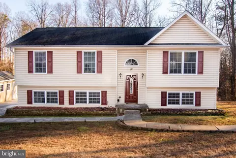 26 Lovelace Ln, Stafford, VA 22554