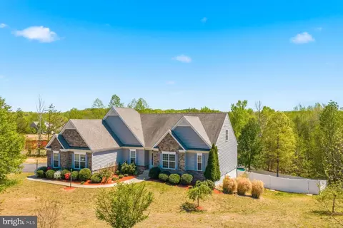 265 Renegade Dr, Fredericksburg, VA 22406