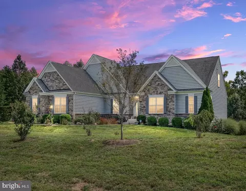 265 Renegade Dr, Fredericksburg, VA 22406