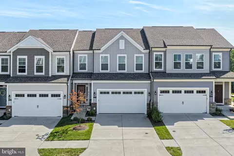 225 Smokebush Dr, Stafford, VA 22554