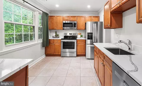 1127 James Madison Cir, Fredericksburg, VA 22405