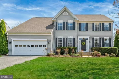 16 Banner Spring Cir, Stafford, VA 22554