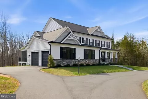301 Kingdom Dr, Fredericksburg, VA 22406