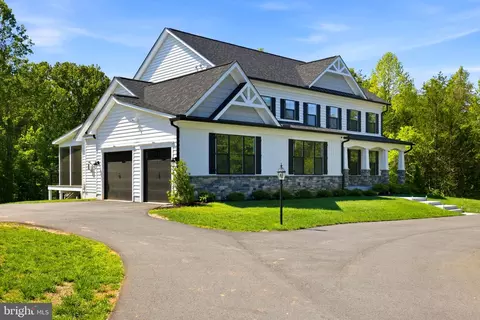 301 Kingdom Dr, Fredericksburg, VA 22406