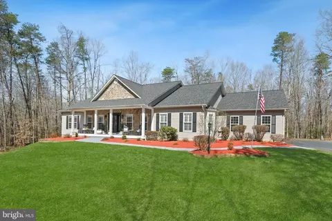 262 Longwood Dr, Stafford, VA 22556