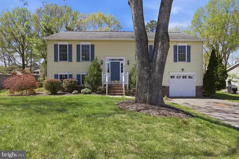 6 Lord Fairfax Dr, Fredericksburg, VA 22405