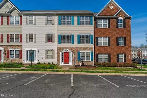102 Clearwater Ct, Stafford, VA 22554