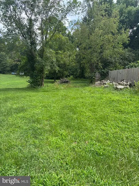 406 Truslow Rd, Fredericksburg, VA 22405
