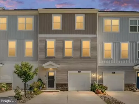424 Honeyberry Ln, Fredericksburg, VA 22405