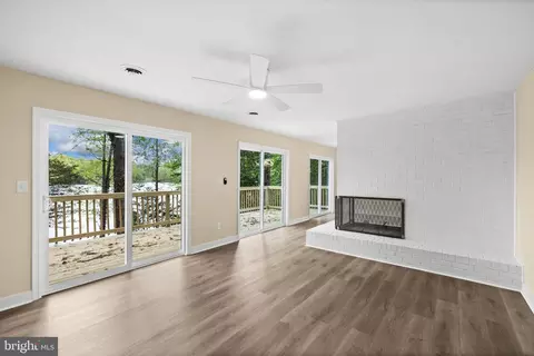 1070 Lakeview Dr, Stafford, VA 22556