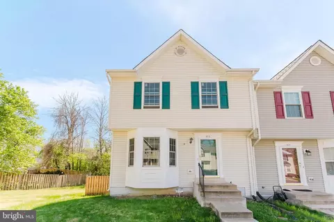 302 Kings Crest Dr, Stafford, VA 22554