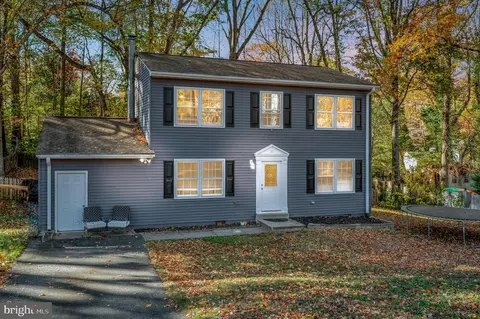 11 Cherry Laurel Dr, Fredericksburg, VA 22405
