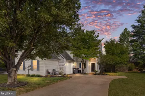 6 Regency Dr, Stafford, VA 22554