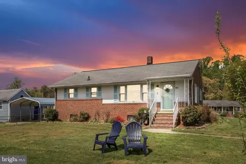 80 Lorenzo Dr, Fredericksburg, VA 22405