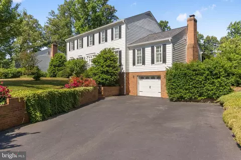 212 Camden Dr, Fredericksburg, VA 22405