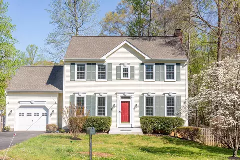 2 Greenland Ct, Fredericksburg, VA 22405