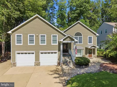 2409 Harpoon Dr, Stafford, VA 22554