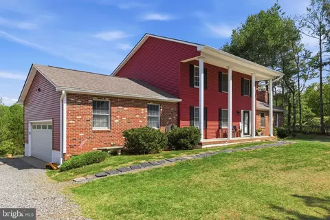 860 Hartwood Rd, Fredericksburg, VA 22406
