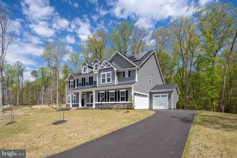 112 Lake Bluff Ct, Fredericksburg, VA 22406