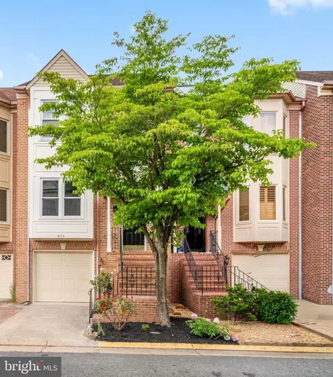 803 Shaw Ct, Fredericksburg, VA 22405