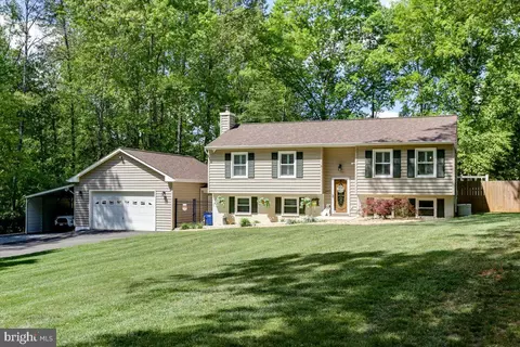 9 Clover Hill Dr, Stafford, VA 22556