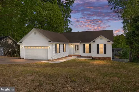 9 Yucca Dr, Fredericksburg, VA 22405