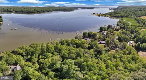 379 Wood Landing Rd, Fredericksburg, VA 22405