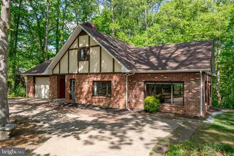 6 Westcot Pl, Fredericksburg, VA 22405