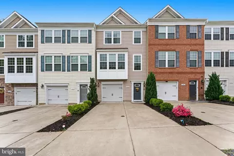 320 Tree Line Dr, Fredericksburg, VA 22405