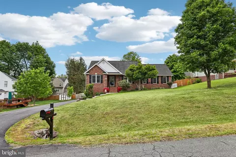 3 Jill Ct, Fredericksburg, VA 22405