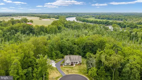438 Brenthem Farm Dr, Fredericksburg, VA 22405